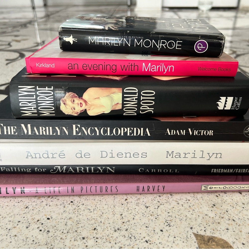 Marilyn Monroe Book Collection - Picture 4 of 4